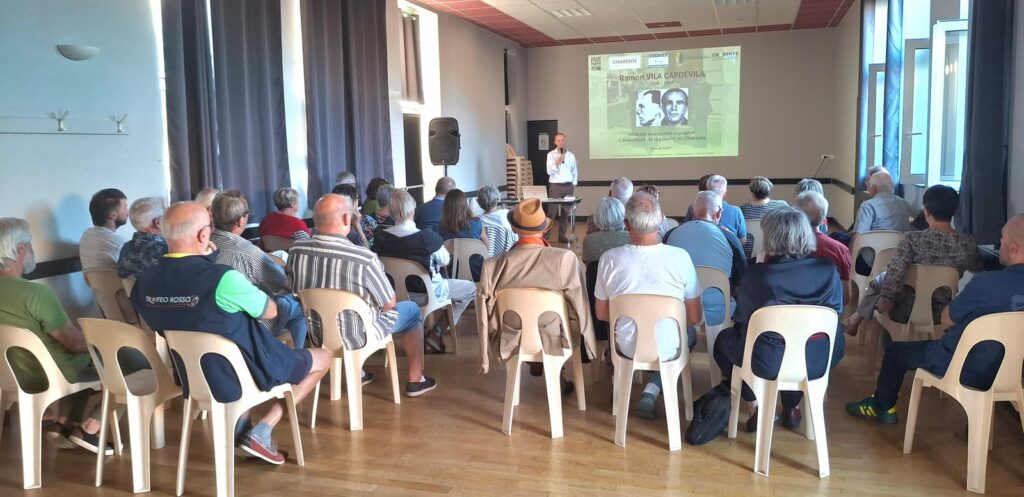 Le public réuni salle Jean Buisson pendant la conférence